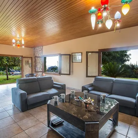 Holiday Ot7 Custom Build With Amazing Sea Views